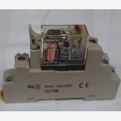 OMRON G2R-1-SN with base P2RF-05-E