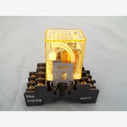 Idec Safety Relay RY4S-U + SY4S-05B, 200 V