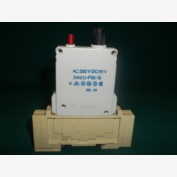 E-T-A 3600-P10-SI with socket type 17 E-T-A 3600-P10-SI with socket type 17