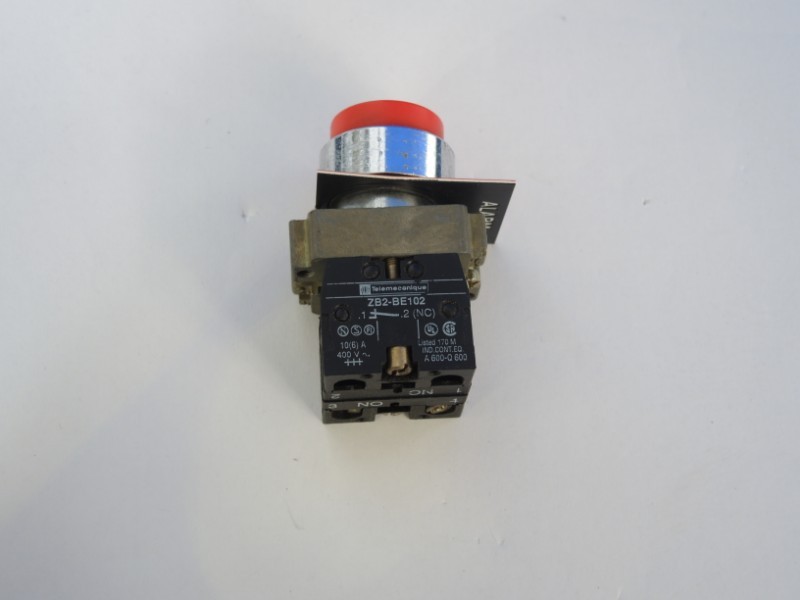 Telemecanique switch w. 2 x ZB2-BE101/102